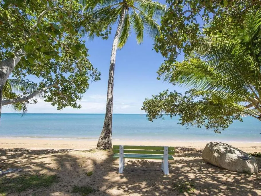 Sails 9 Beachfront Getaway Horseshoe Bay